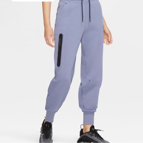 Nike Pants - Nike woman’s pants joggers Nike Sportswear Tech Fleece
Women's Pants XS